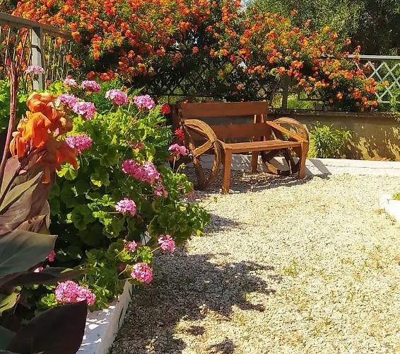 Гостевой дом Garden Химара