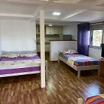 Garden 4*