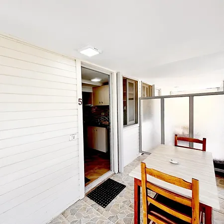 Garden Guest house *