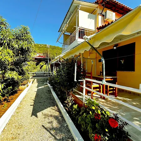 Garden Guest house Himare