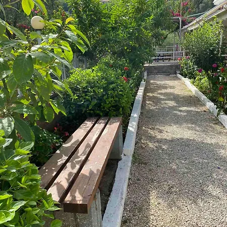 Garden Guest house Himare