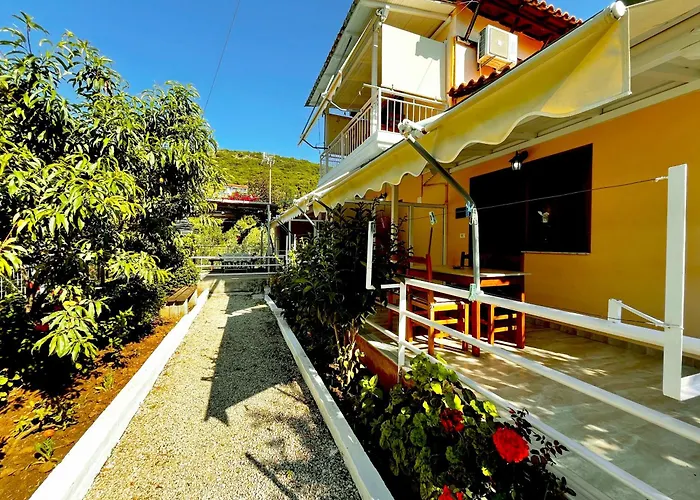 Garden Konukevi Himarë