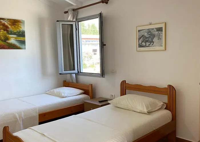 Garden Guest house Himare