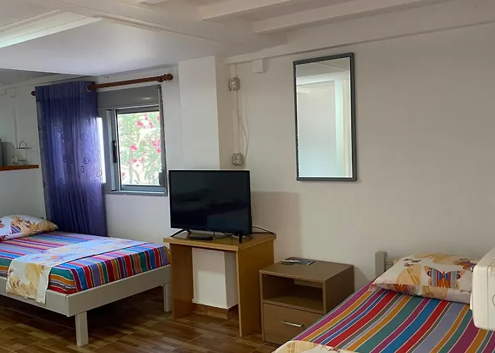 Garden Konukevi Himarë