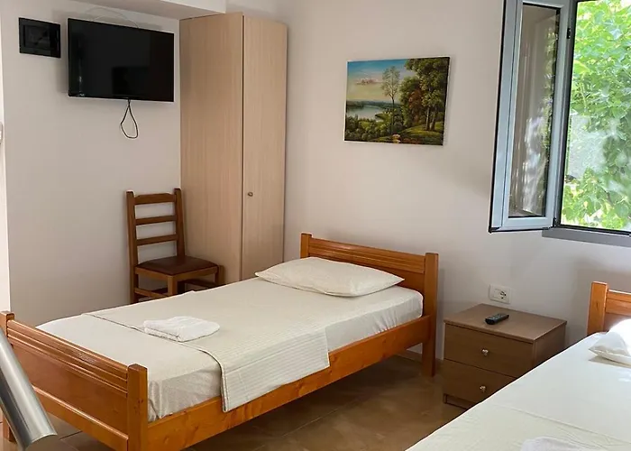 Konukevi Garden Himarë