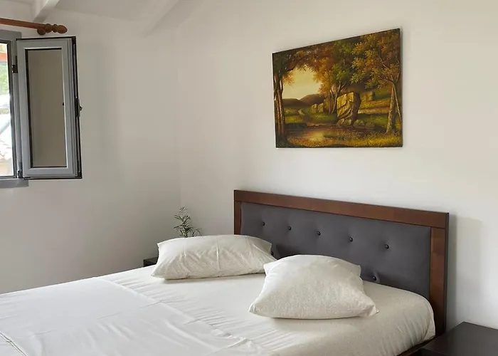 Konukevi Garden Himarë