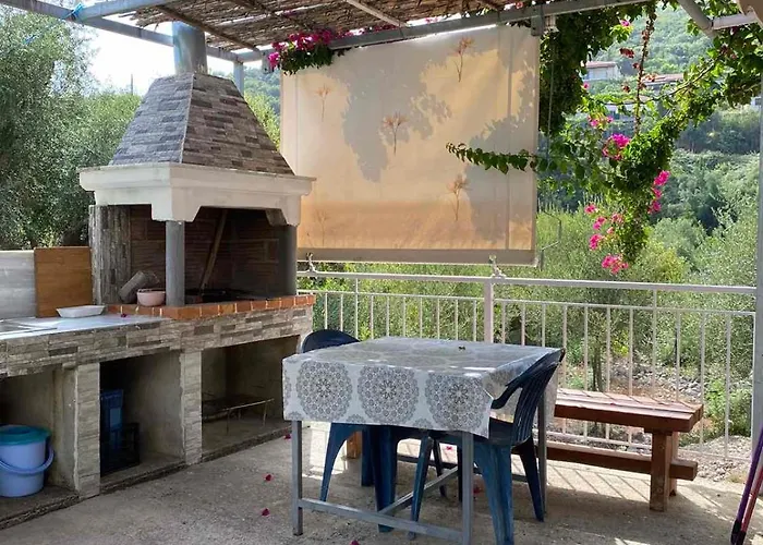 Garden Himare